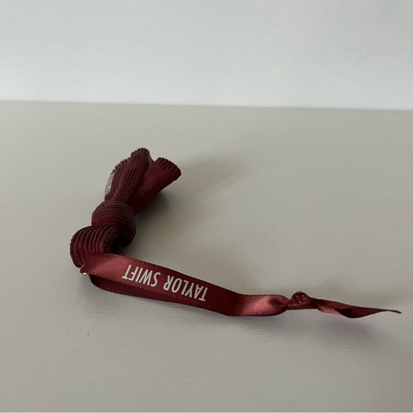 NWT Taylor Swift "All Too Well" Scarf Ornament - Picture 11 of 14